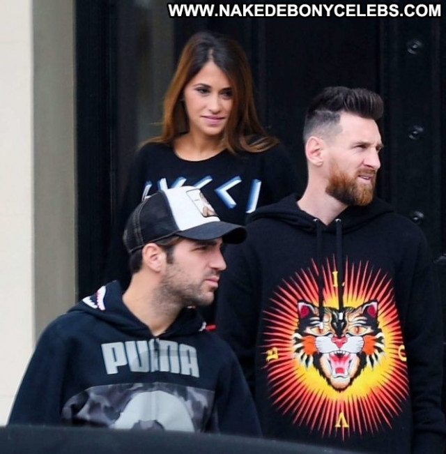 Antonella Roccuzzo No Source Beautiful Paparazzi Posing Hot London