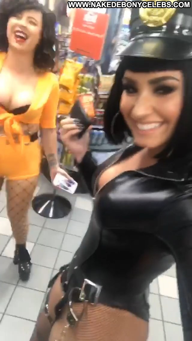 Demi Lovato Sexy Halloween Party Party Sex Old Twitter Babe Posing