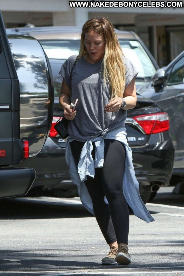 Hilary Duff Los Angeles Paparazzi Posing Hot Beautiful Babe Celebrity