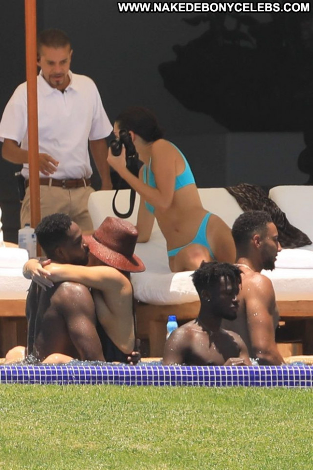 Kendall Jenner The Pool Celebrity Paparazzi Babe Posing Hot Bikini