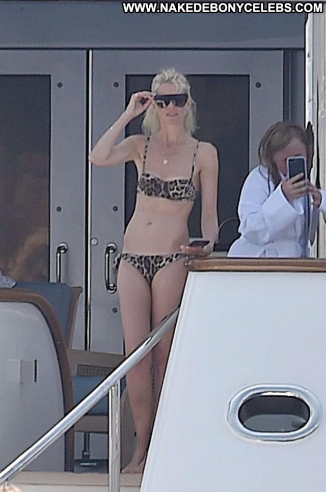 Claudia Schiffer No Source Posing Hot Bikini Yacht Paparazzi