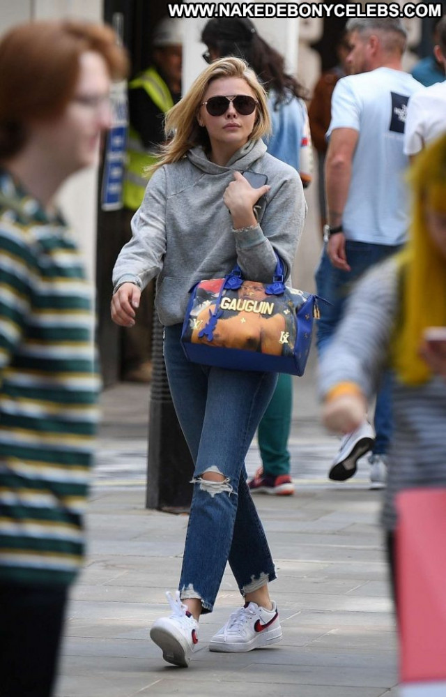 Chloe Moret No Source  Beautiful London Shopping Babe Celebrity