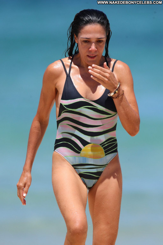 Simone Kessell No Source Legs Beach Celebrity Sex Beautiful Celebrity