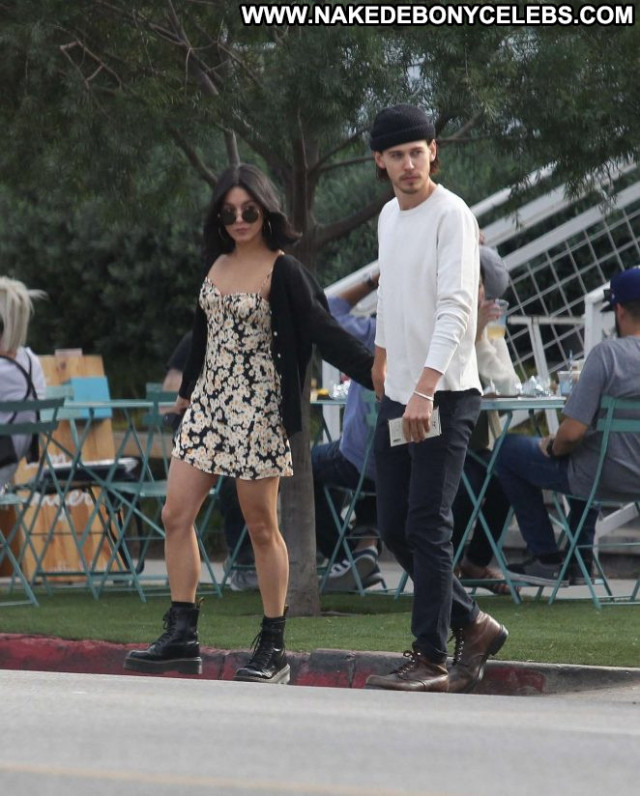 Vanessa Hudgens Los Angeles Posing Hot Paparazzi Boyfriend Los