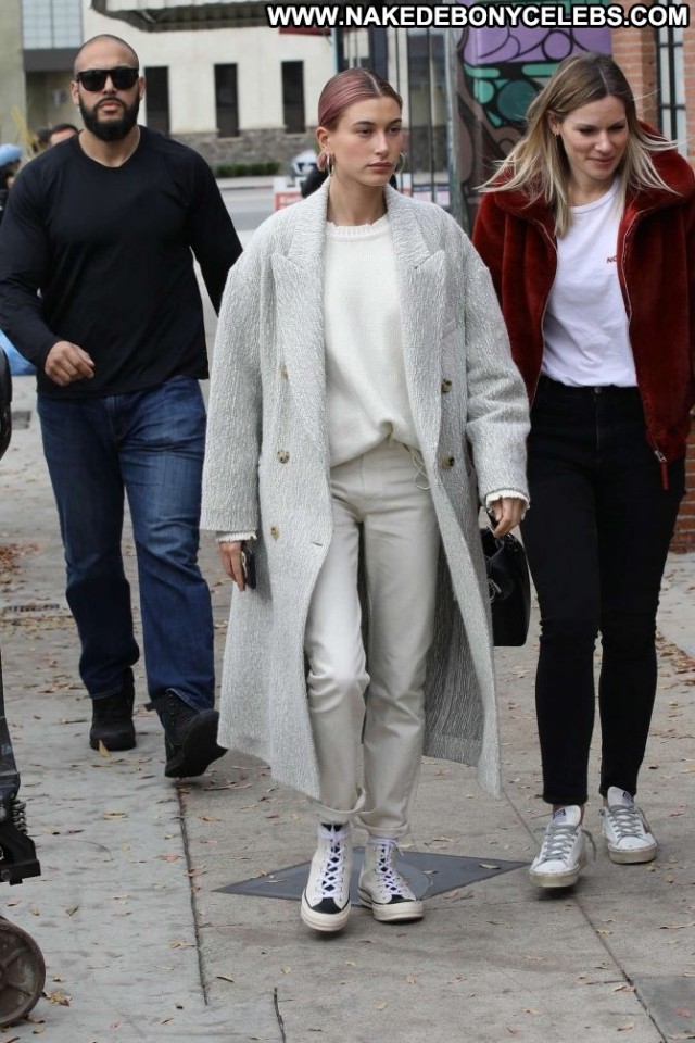 Hailey Baldwin No Source Beautiful Posing Hot Babe Celebrity Paparazzi