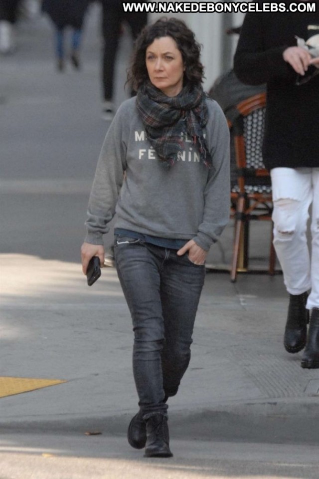 Sara Gilbert Beverly Hills Paparazzi Beautiful Shopping Posing Hot