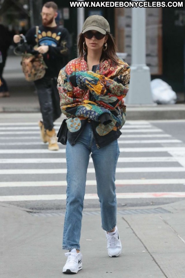 Emily Ratajkowski New York Posing Hot New York Paparazzi Babe