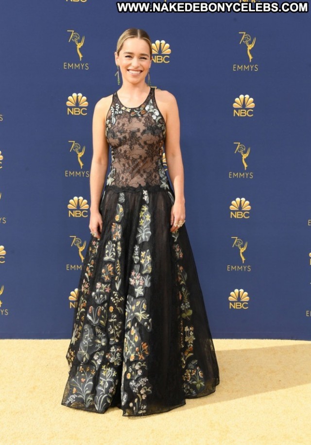 Emilia Clarke Primetime Emmy Awards Babe Paparazzi Posing Hot Awards