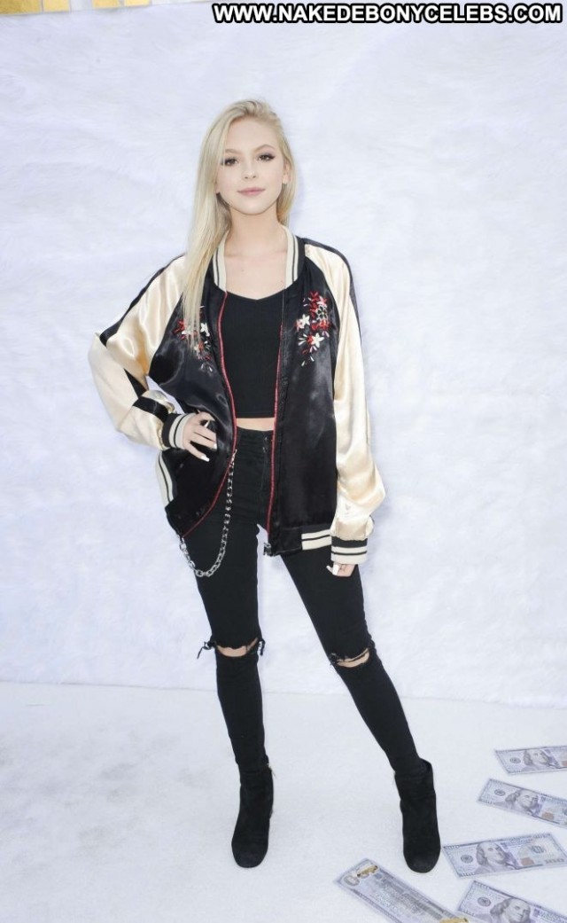 Jordyn Jones No Source Beautiful Paparazzi Babe Posing Hot Celebrity