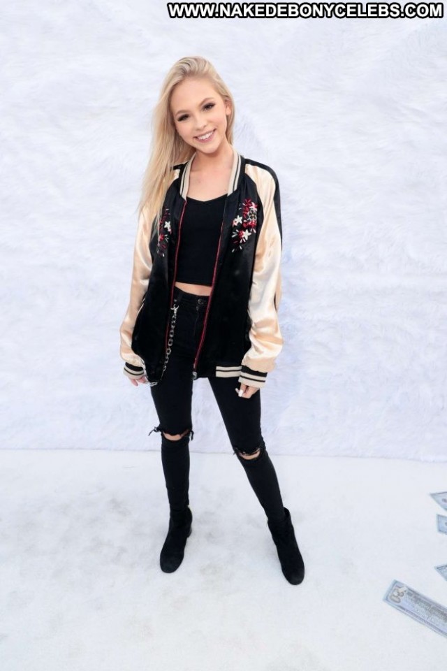 Jordyn Jones No Source Paparazzi Celebrity Beautiful Posing Hot Babe