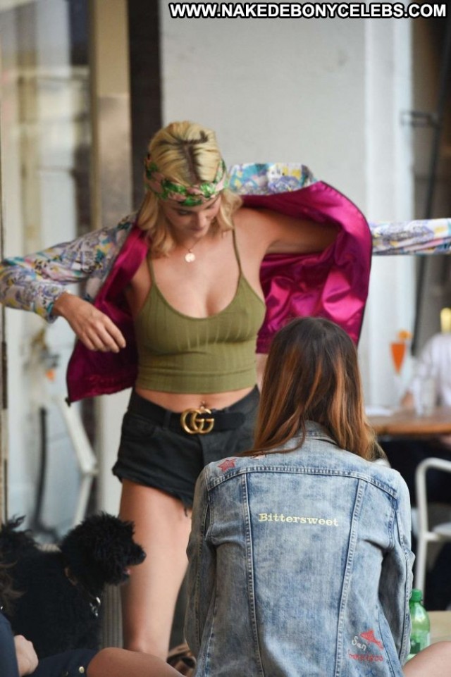 Crop Top No Source Celebrity Paparazzi Posing Hot London Beautiful