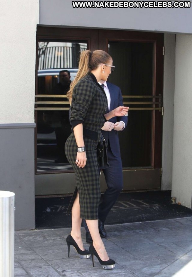 Jennifer Lopez Beverly Hills Restaurant Paparazzi Posing Hot