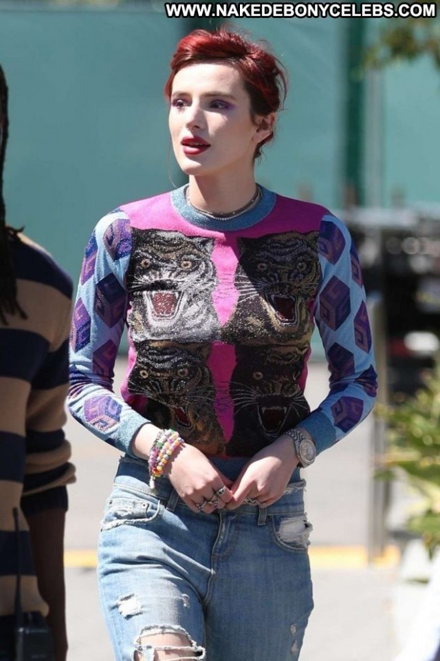 Bella Thorne No Source Beautiful Posing Hot Paparazzi Celebrity Babe