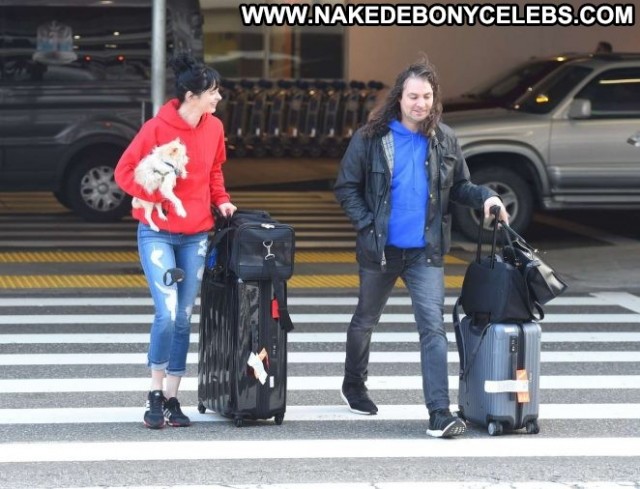 Krysten Ritter Lax Airport Lax Airport Paparazzi Babe Celebrity