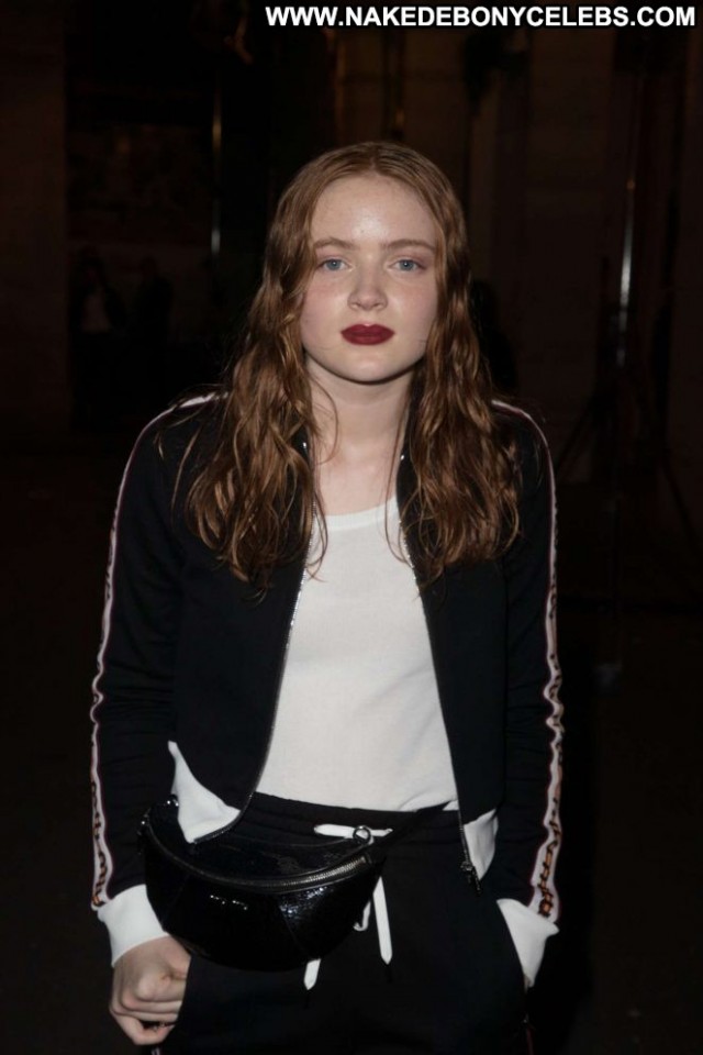 Sadie Sink No Source Paris Babe Paparazzi Celebrity Beautiful Posing