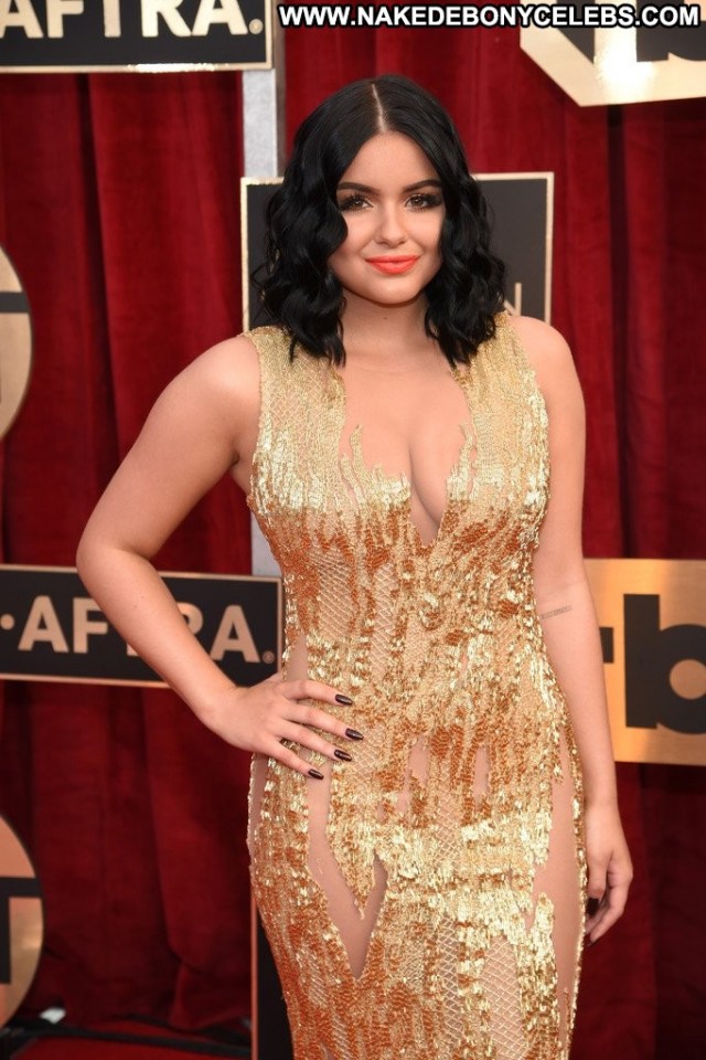 Ariel Winter Los Angeles American Angel Singer Posing Hot Celebrity