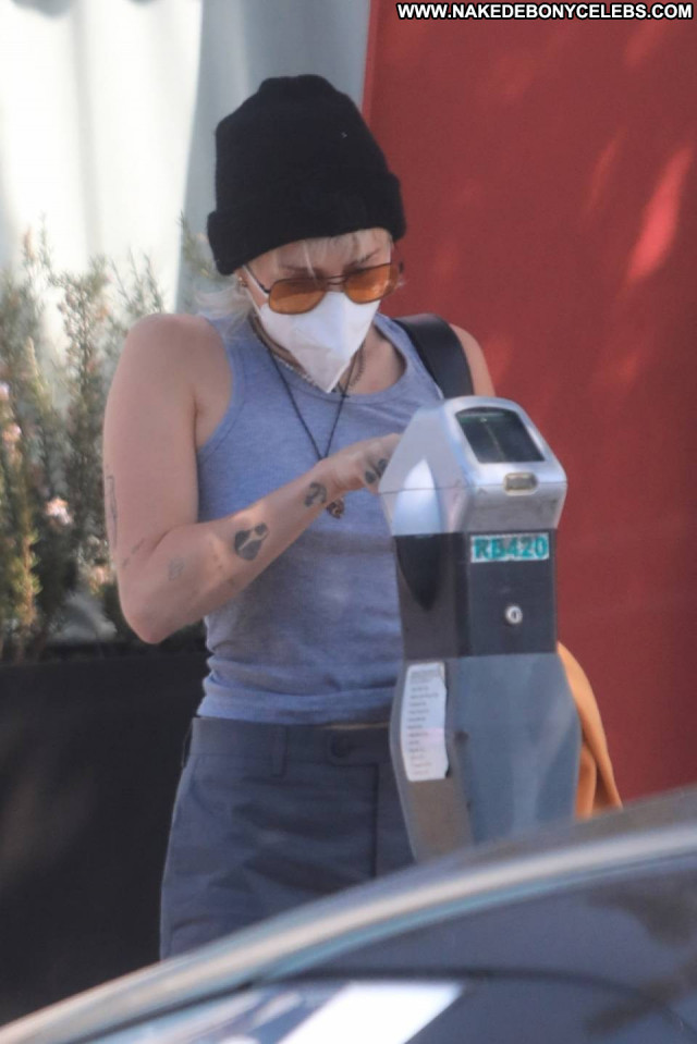 Miley Cyrus Los Angeles  Celebrity Paparazzi Babe Posing Hot Beautiful