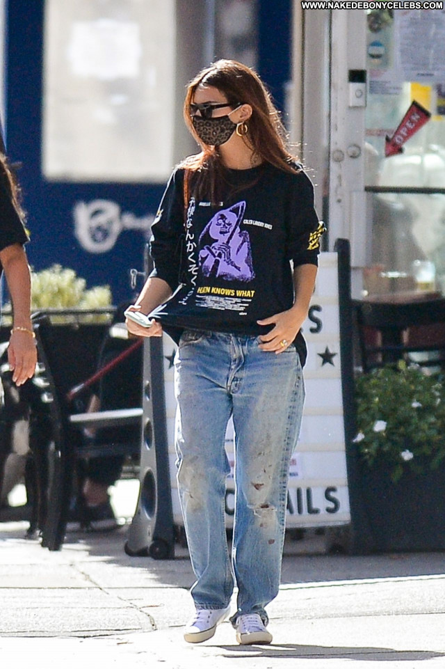 Emily Ratajkowski No Source Sexy Beautiful Posing Hot Celebrity Babe