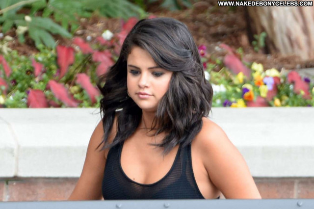 Selena Gomez No Source Paparazzi Babe Posing Hot Beautiful Celebrity