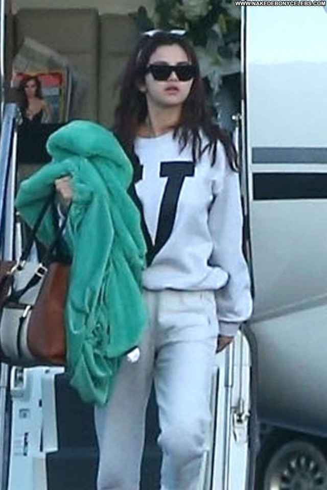 Selena Gomez Los Angeles Celebrity Posing Hot Beautiful Paparazzi Babe