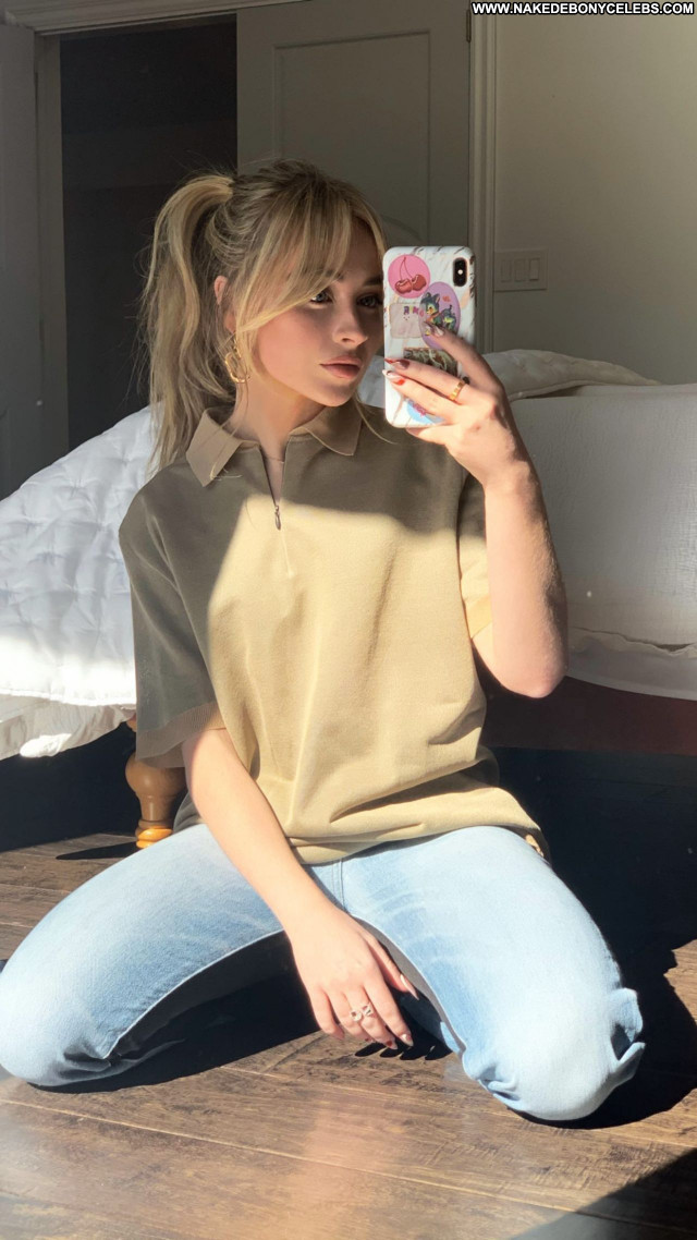 Sabrina Carpenter No Source Celebrity Beautiful Posing Hot Sexy Babe