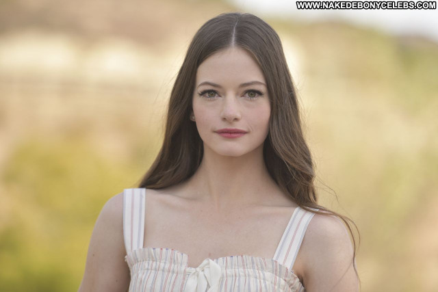 Mackenzie Foy No Source  Beautiful Celebrity Babe Sexy Posing Hot